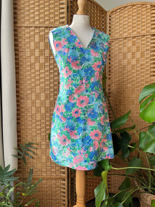 1960s mini dress S M // True vintage A Line power mod V neck mini dress, size S 10 12